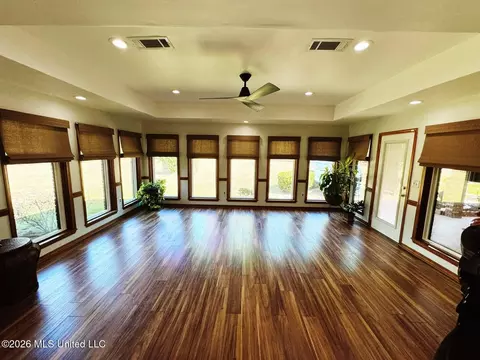 Living - 144 N Pine Dr, Madison, MS 39110 photo 2 of 2