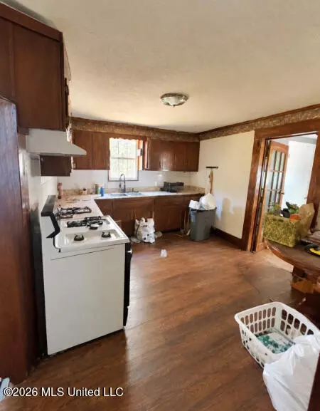 Kitchen - 909 Avenue, Mccomb, MS 39648 photo 1 of 1
