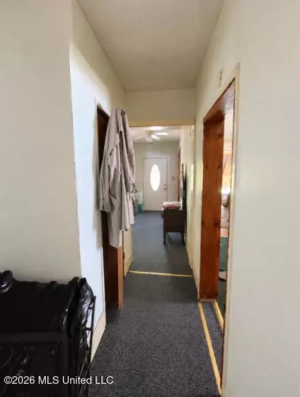 Entry Way - 909 Avenue, Mccomb, MS 39648 photo 1 of 1
