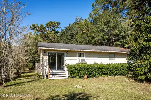 14804 Parker Rd, Biloxi, MS 39532