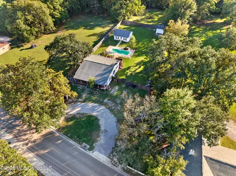 870 Washington St, Bay Saint Louis, MS 39520