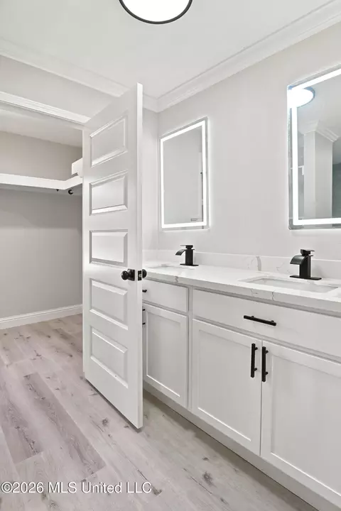 Bath - 9617 Donchester Cir, Moss Point, MS 39562 photo 1 of 3