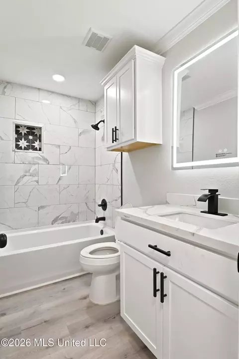 Bath - 9617 Donchester Cir, Moss Point, MS 39562 photo 3 of 3