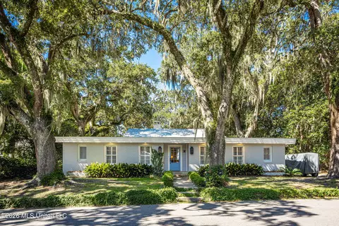 507 Rayburn Ave, Ocean Springs, MS 39564