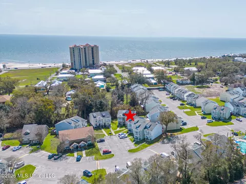 1270 Century Oaks Dr #D, Gulfport, MS 39507