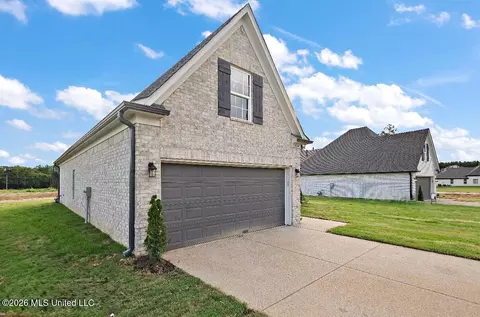 Exterior - 13809 Lucy Dr, Olive Branch, MS 38654 photo 2 of 6