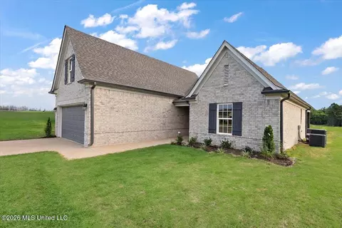 Exterior - 13809 Lucy Dr, Olive Branch, MS 38654 photo 3 of 6