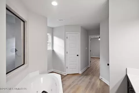 Entry Way - 13809 Lucy Dr, Olive Branch, MS 38654 photo 6 of 7