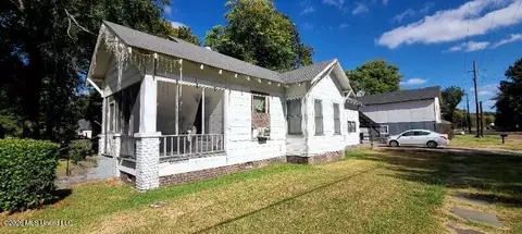 Exterior - 302 W 2nd St, Leland, MS 38756 photo 2 of 2
