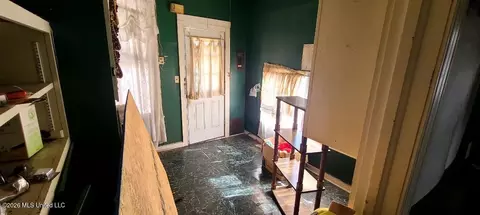 Entry Way - 302 W 2nd St, Leland, MS 38756 photo 1 of 1