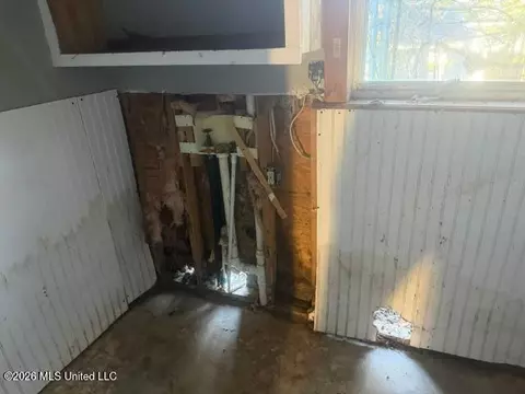 Entry Way - 2864 Mcduf Mcduffee Rd, Clinton, MS 39056 photo 1 of 3
