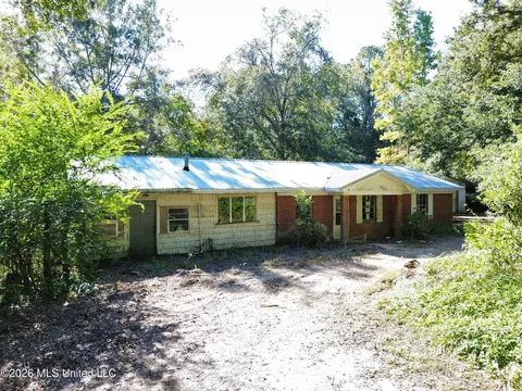 13709 Wolf Ridge Rd, Moss Point, MS 39562 photo 2