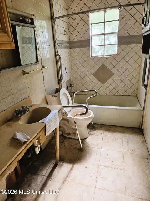13709 Wolf Ridge Rd, Moss Point, MS 39562 photo 7