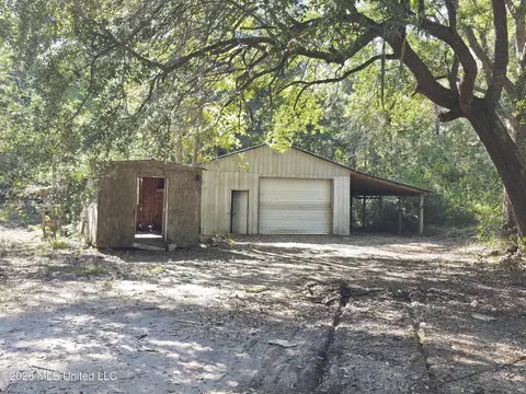 13709 Wolf Ridge Rd, Moss Point, MS 39562 photo 3