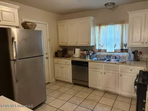 736 Winn St, Jackson, MS 39204 photo 2