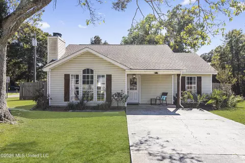 528 S Railroad St, Gulfport, MS 39507