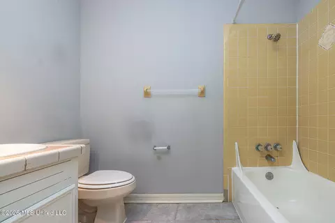 Bath - 468 Pine Ridge Dr, Madison, MS 39110 photo 3 of 3