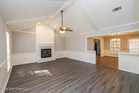 Living - 468 Pine Ridge Dr, Madison, MS 39110 photo 1 of 2