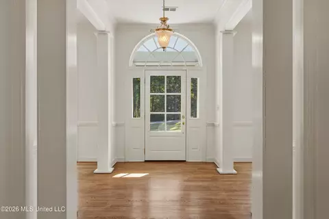 Entry Way - 193 E Crockett Loop, Hernando, MS 38632 photo 1 of 2