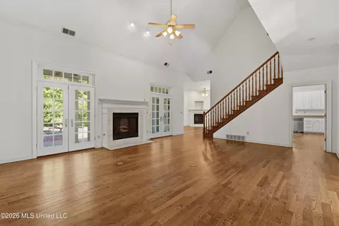 Living - 193 E Crockett Loop, Hernando, MS 38632 photo 3 of 7
