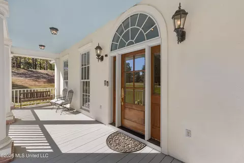 Exterior - 193 E Crockett Loop, Hernando, MS 38632 photo 5 of 8