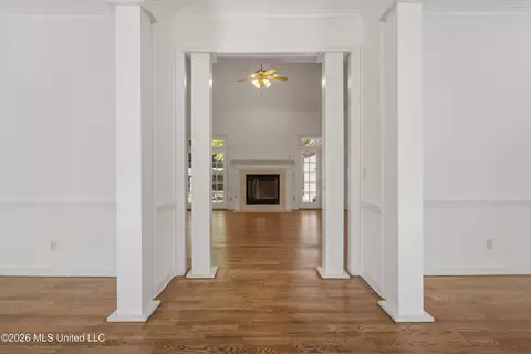 Entry Way - 193 E Crockett Loop, Hernando, MS 38632 photo 2 of 2