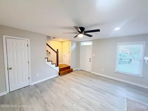 Living - 24 Greenwing Ct, Jackson, MS 39211 photo 1 of 5