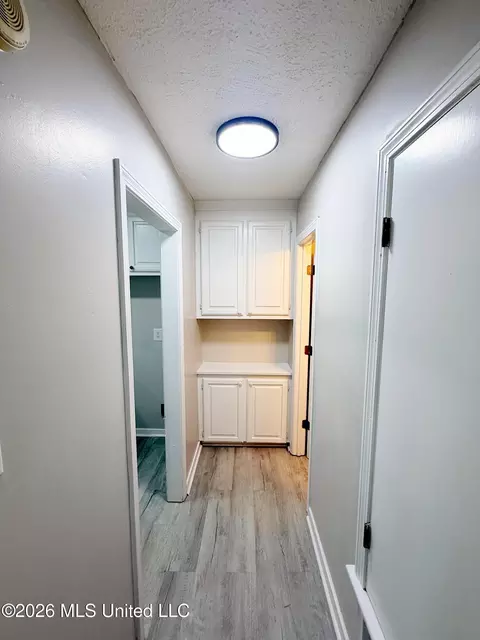 Entry Way - 24 Greenwing Ct, Jackson, MS 39211 photo 2 of 2