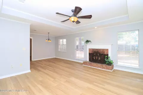 Living - 449 Riverbend Dr, Byram, MS 39272 photo 3 of 5