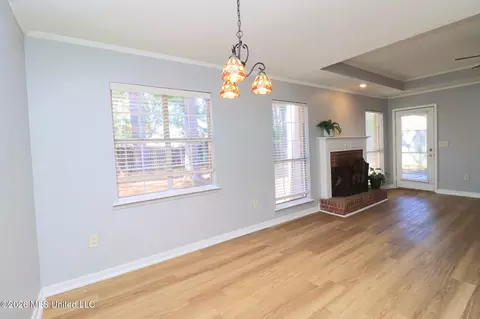 Living - 449 Riverbend Dr, Byram, MS 39272 photo 5 of 5