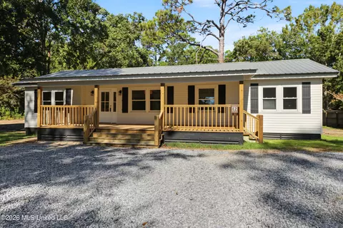 62 54th St, Gulfport, MS 39507