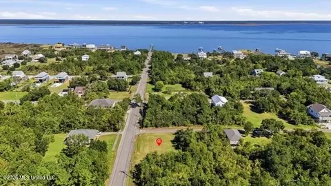 1320 Dunbar Ave, Bay Saint Louis, MS 39520