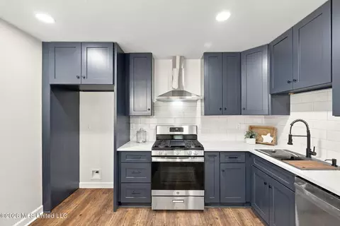 Kitchen - 2 Dana Cir, Long Beach, MS 39560 photo 2 of 3
