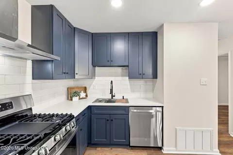 Kitchen - 2 Dana Cir, Long Beach, MS 39560 photo 3 of 3