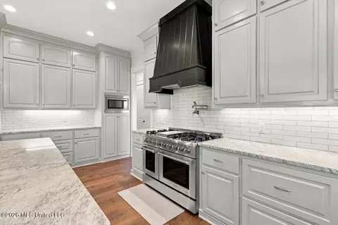 Kitchen - 220 Port Arbor, Brandon, MS 39047 photo 4 of 7