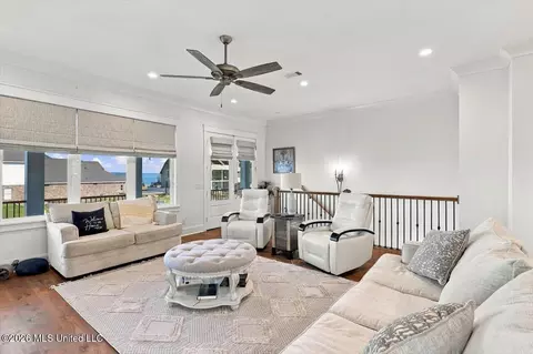 Living - 220 Port Arbor, Brandon, MS 39047 photo 2 of 4