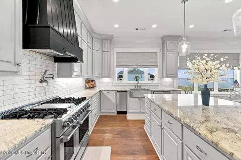 Kitchen - 220 Port Arbor, Brandon, MS 39047 photo 7 of 7