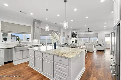 Kitchen - 220 Port Arbor, Brandon, MS 39047 photo 6 of 7