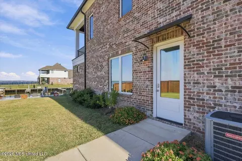 Exterior - 220 Port Arbor, Brandon, MS 39047 photo 13 of 15