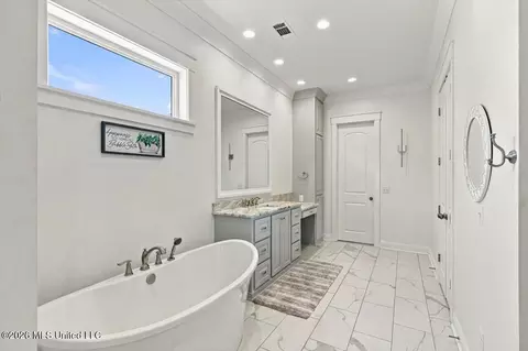 Bath - 220 Port Arbor, Brandon, MS 39047 photo 5 of 8