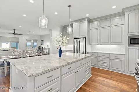 Kitchen - 220 Port Arbor, Brandon, MS 39047 photo 5 of 7