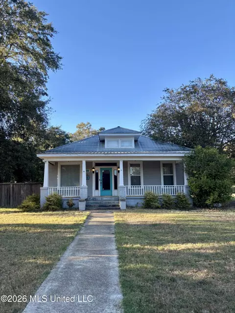 202 W Jefferson Ave, Greenwood, MS 38930