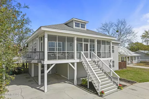 311 Seventh St, Bay Saint Louis, MS 39520