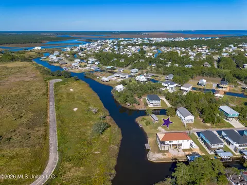 5032 Washington St, Bay Saint Louis, MS 39520