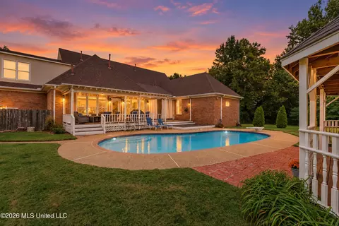 Exterior - 8083 Windersgate Dr, Olive Branch, MS 38654 photo 8 of 9