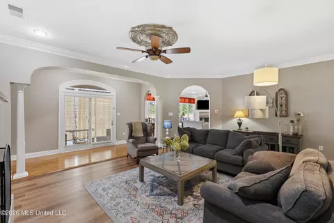 Living - 8083 Windersgate Dr, Olive Branch, MS 38654 photo 1 of 2