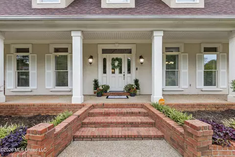 Exterior - 8083 Windersgate Dr, Olive Branch, MS 38654 photo 3 of 9