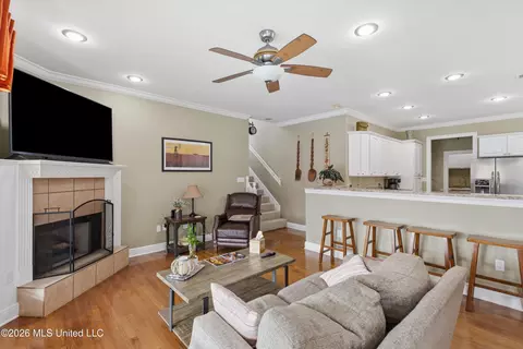 Living - 8083 Windersgate Dr, Olive Branch, MS 38654 photo 2 of 2