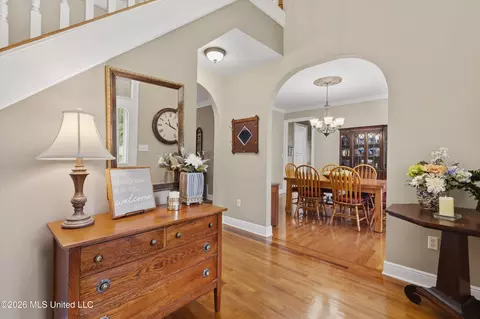 Entry Way - 8083 Windersgate Dr, Olive Branch, MS 38654 photo 2 of 2