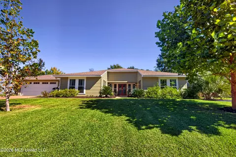 440 Cove Dr, Biloxi, MS 39531